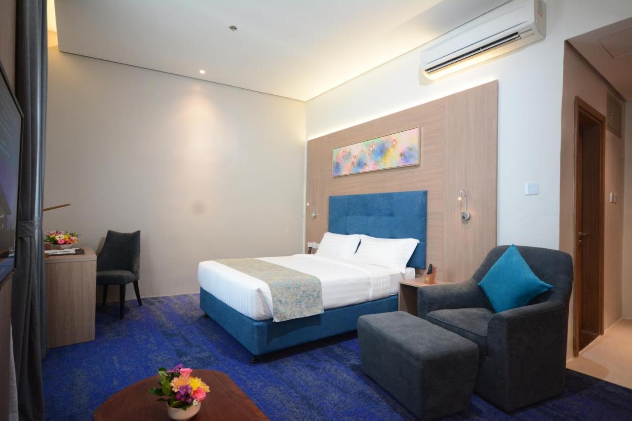 Blue Lotus Hotel Davao Exterior photo